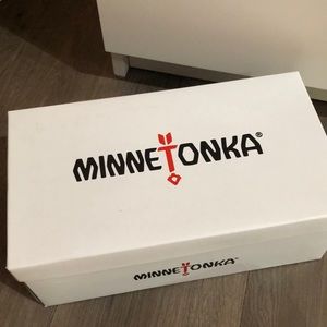 Minnetonka Pink Slippers